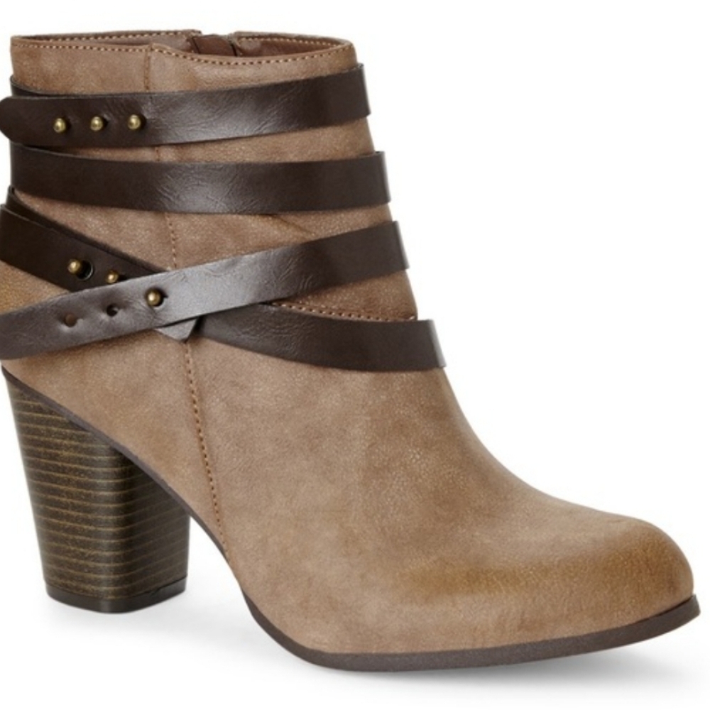 Madden Girl Deluxe faux leather zip up heeled ankle boots booties sz 8